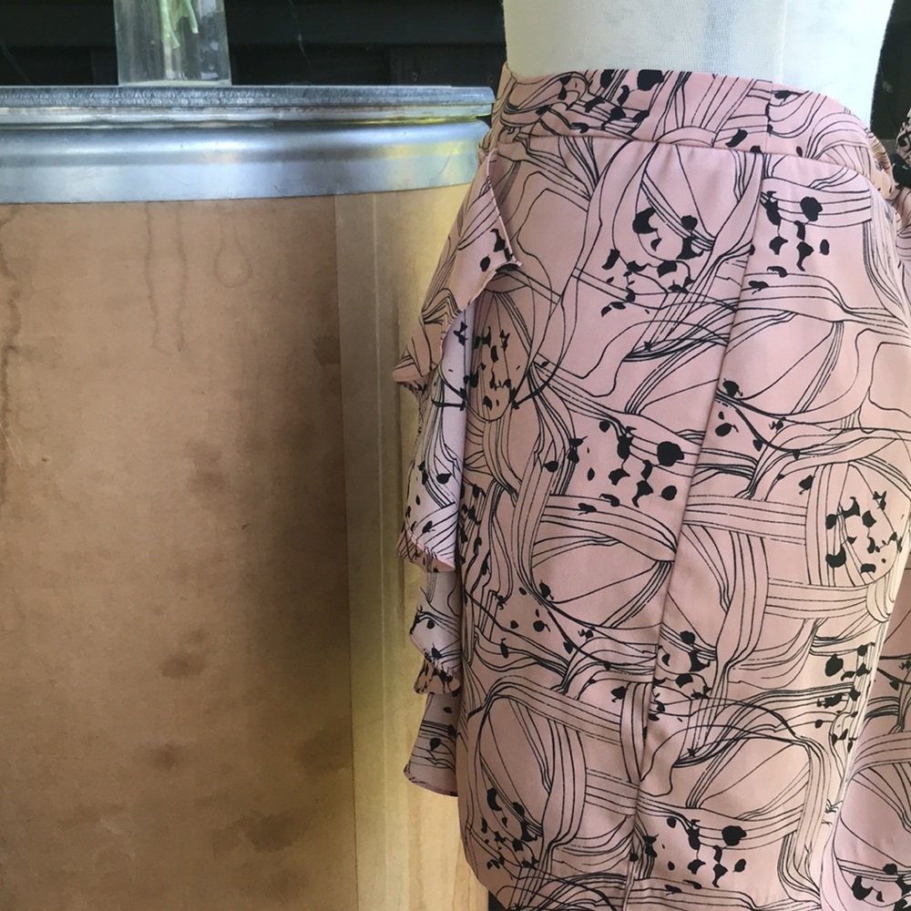 Pink and black H&M skirt - Picture 3 of 7